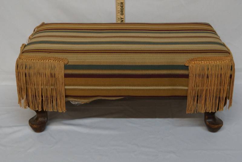 lot 318 image: Vintage Fringed Foot Stool
