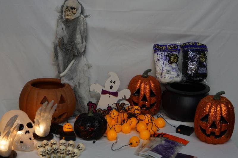 lot 322 image: Halloween Lot- Be Ready For Next Year