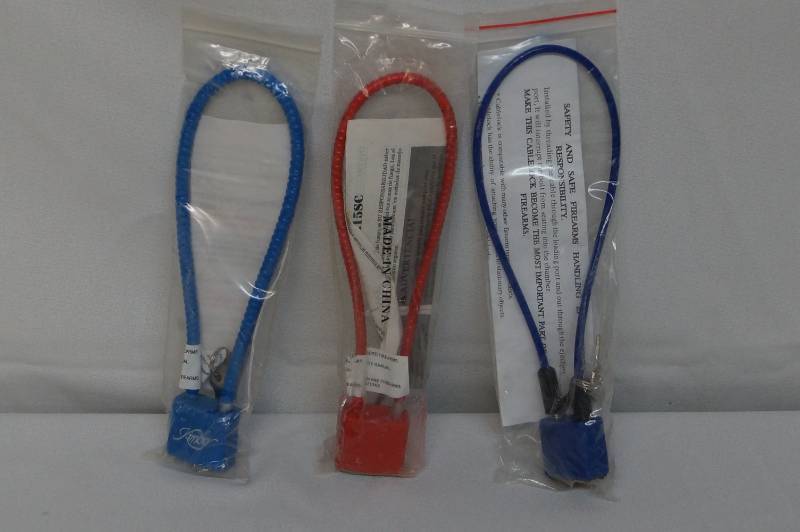 lot 329 image: 3- Gun Locks-  Cable Style