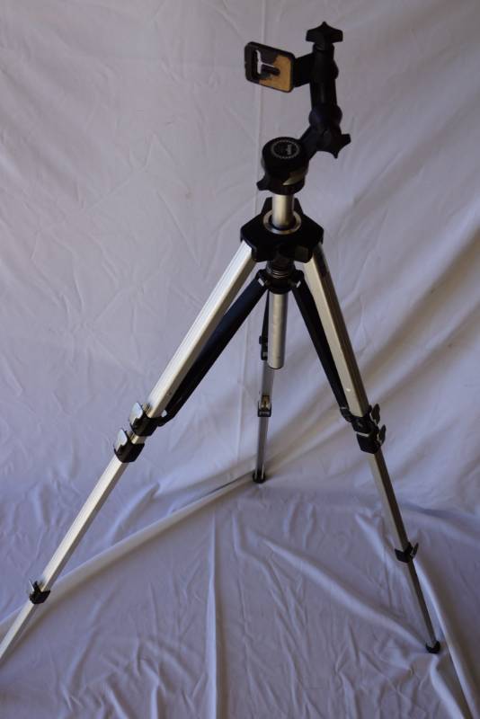 lot 338 image: Bogen #3025 Tri-Pod