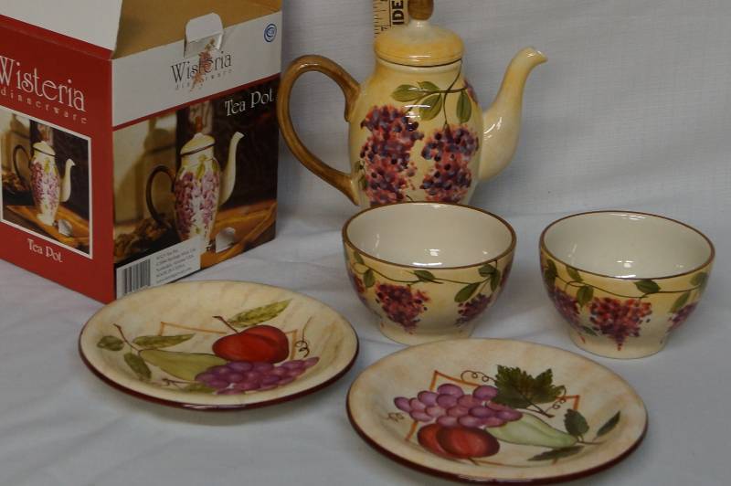lot 383 image: Wisteria Hand Painted Tea Set