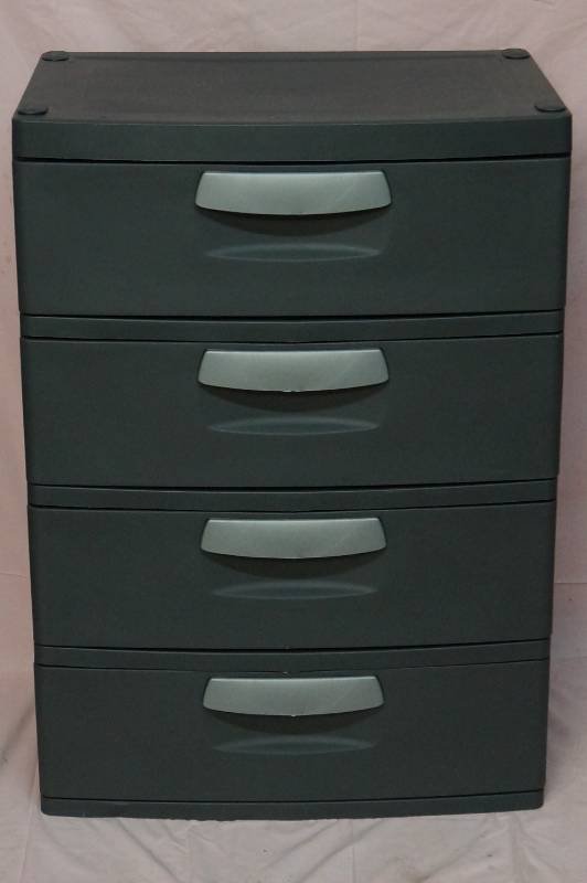 lot 404 image: Resin Storage 4 Drawers