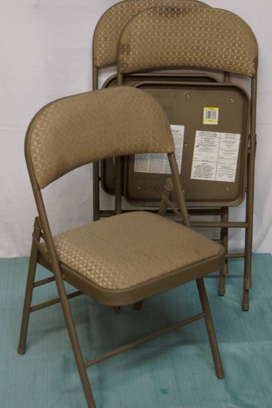lot 407 image: 3 Padded Folding Chairs