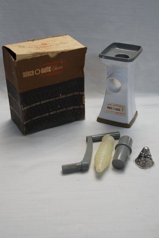 lot 421 image: Mine O Matic- Chopper Slicer