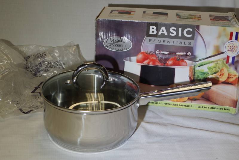 lot 423 image: Casserole PotPan  Appears Unused