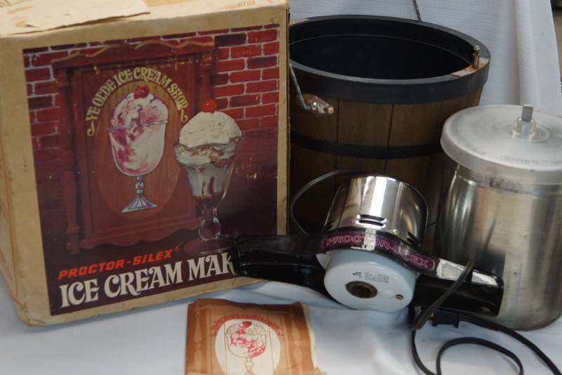 lot 424 image: Protector-Select Ice Cream Maker