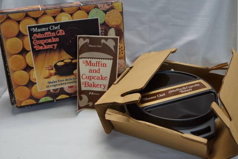 lot 426 image: Muffin and Cup Cake Machine
