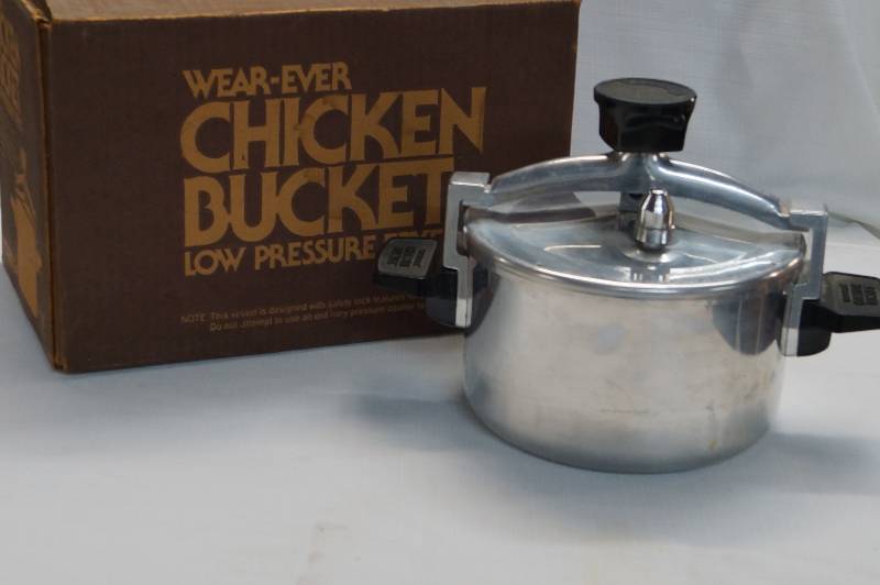 lot 431 image: Low Pressure Electric Fryer   Chicken Bucket