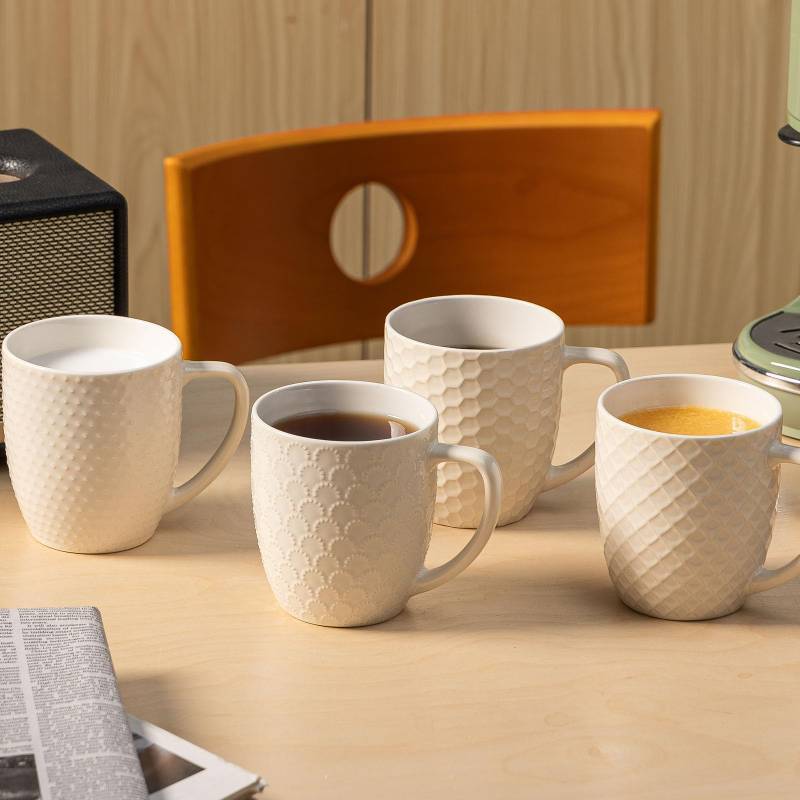 lot 22528 image: CROWNWOW 16 oz Coffee Mugs Set of 4, Porcelain Coffee Cups Ceramic, Farmhouse Mug with Handle - Retail $17