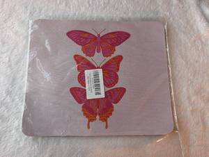 lot 2410 image: Pink and Orange Butterfly Print Mouse Pad