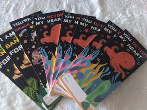 lot 2424 image: Kids Animal Scratch Art Packs