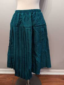 lot 2441 image: Teal Pleated Mid-Length Skirt - Size 14