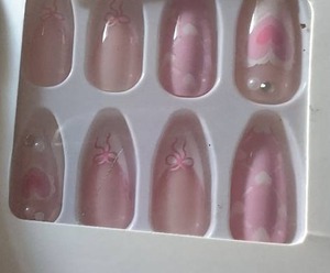 lot 2450 image: Pink Heart & Bow Press-On Nails Set