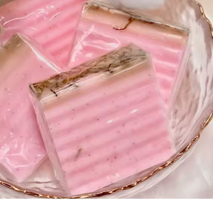 lot 2451 image: Pink Decorative Soap - 2 Bars