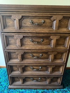 lot 83 image: Bassett Furniture Chest of Drawers