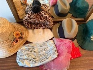 lot 93 image: Vintage Hats, Purse and Scarf