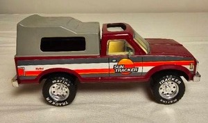 lot 126 image: Vintage Nylint Ford Ranger Sun Tracker Toy Truck w Camper