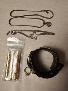 lot 162 image: Gold Flakes and Some Jewelry