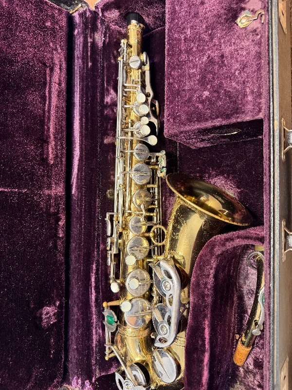 inNOVAtive Estate Auction - Concrete Dragon, Vintage Electronics, Gold ...