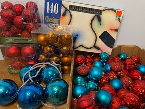 lot 58 image: Christmas Ornaments and (new) Set of Chasing Lights