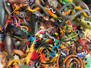 lot 76 image: A Whole BUNCH of Snakes, Bugs, Animals, Dinosaurs and MORE