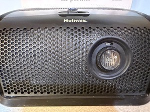 lot 81 image: Holmes Air Purifier