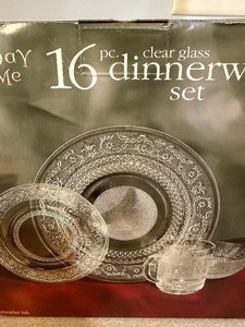 lot 86 image: Clear Glass Dinnerware Set, 16 Pcs, New in Box