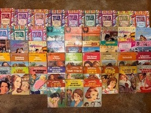 lot 95 image: Books - Harlequin Romance Novels, Please See Pictures for Titles