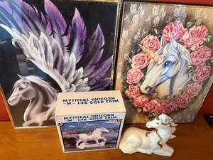 lot 113 image: Pegasus and Unicorn Posters and Figurines