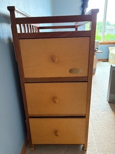lot 117 image: Baby Changing Station, 3 DrawersShelves, Approx 31 x 19 x 39