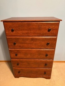 lot 119 image: Chest of (5) Drawers, Approx 33 x 19 x 47
