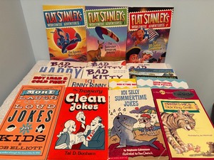 lot 205 image: Vintage Books - Please See Pictures for Titles