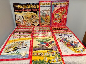lot 213 image: Books - The Magic School Bus