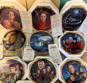 lot 126 image: Star Trek Collector Plates w COAs