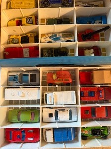 lot 169 image: Vintage Die Cast Cars (24) in Case