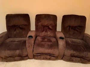 lot 189 image: Home Theater Style Reclining Sofa