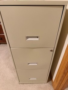 lot 193 image: Metal File Cabinet, 3 Drawers