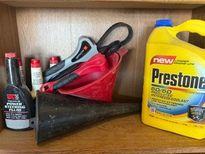 lot 443 image: Contents of Garage Shelf