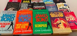 lot 268 image: Vintage Books - James Bond, Elvis, Dad Jokes and More