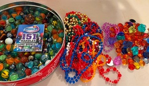 lot 361 image: Marbles, Beads