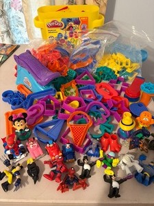 lot 363 image: Play-Doh and Tiny Action Figures