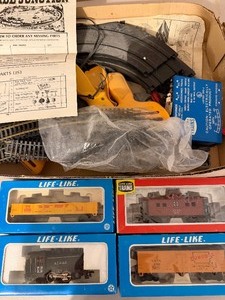 lot 326 image: Vintage Life Like Train Track and Trains