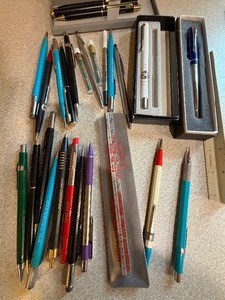 lot 17 image: Vintage Pens, Pencils, Sets