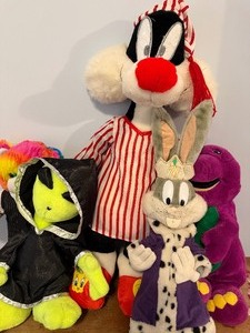 lot 465 image: Large Box of Stuffed Animals, ALL SIZES, Please See Pictures for Variety