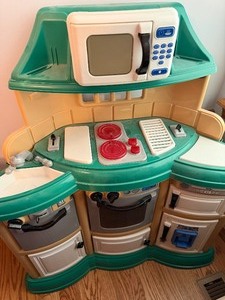 lot 342 image: Childrens Plastic Kitchen Set