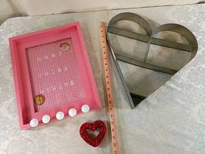 lot 4 image: Pink bathroom sign with hanger hooks  15 inches. Metal Heart Divider hanging shelf