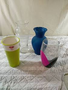 lot 20 image: Mixed Glass Vase and Drinkware Collection