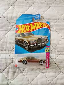 lot 26 image: Hot Wheels 82 Cadillac Seville
