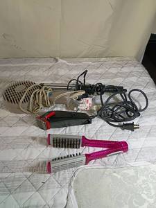 lot 79 image: Hair Styling Tools Bundle - Conair & Hair Clippers Set