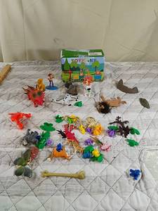 lot 82 image: Toymany Animal and Dinosaur Figure Play Set